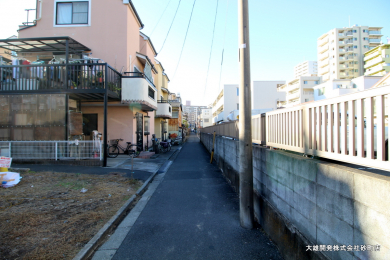 �O�ʓ��H�܂ތ��n�ʐ^�@-